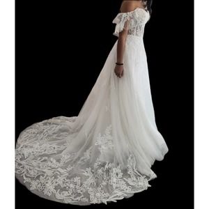 NEW Bella Bridal Wedding Dress Size 4